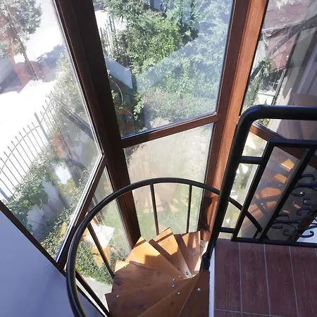 Daire Via Sunride 1 - Maisonette By The Sea *